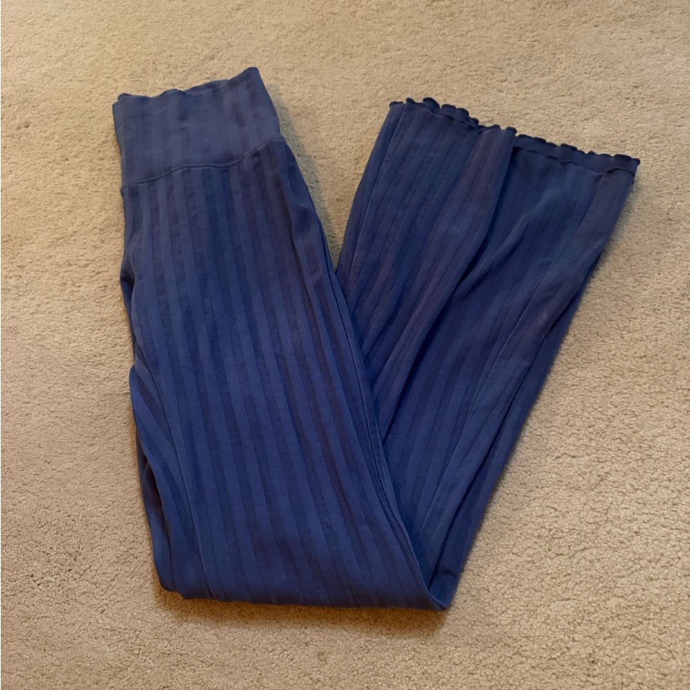 Aerie offline blue flare leggings